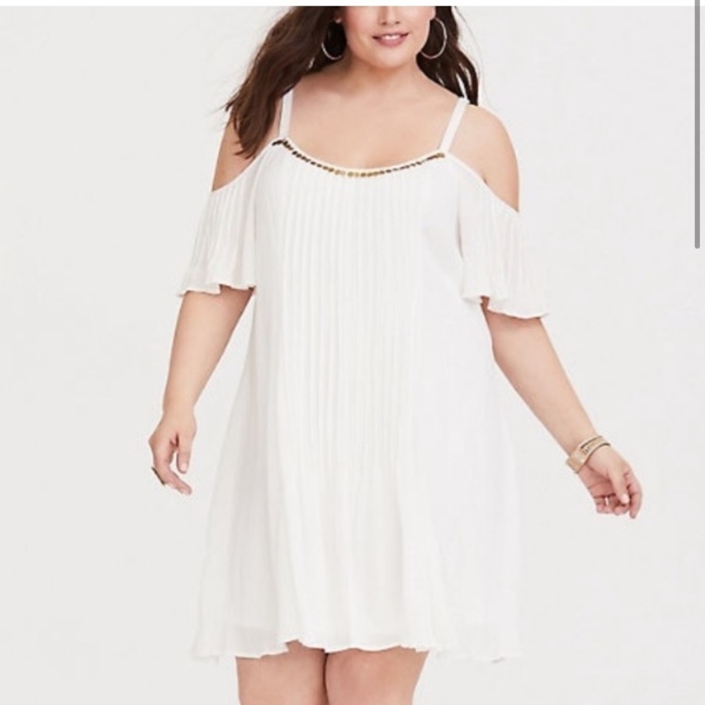 Torrid Ivory White Gauze Cold Shoulder Trapz Dress Size 3